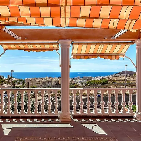 In Los Cristianos Villa